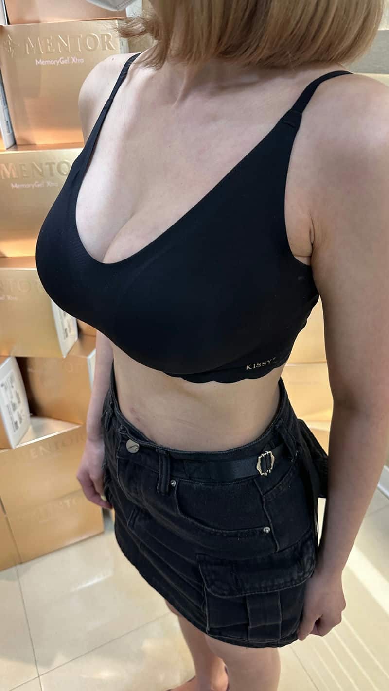 穿上緊身衣的那一刻，我從張智皓醫師身上找到了隆乳的答案