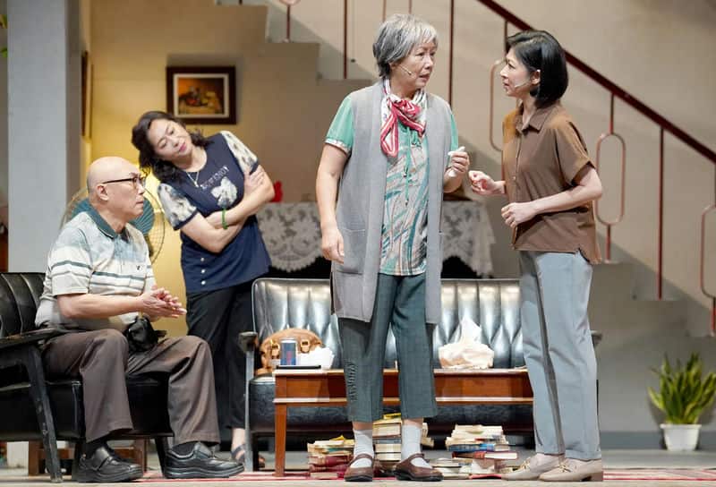 綠光劇團《八月，在我家》：原來最深的羈絆也是最深的傷_1