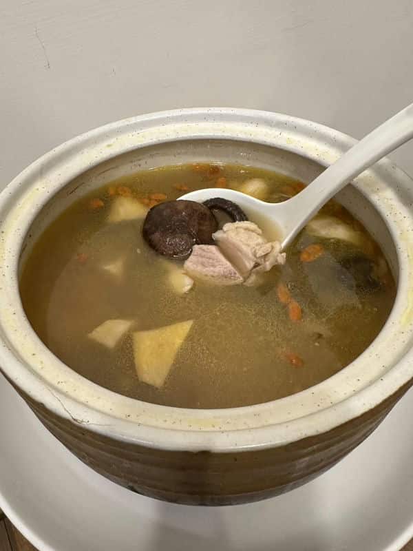 一場最溫暖的圍爐：在三餐四季的獨立包廂，我們家終於真正團圓了