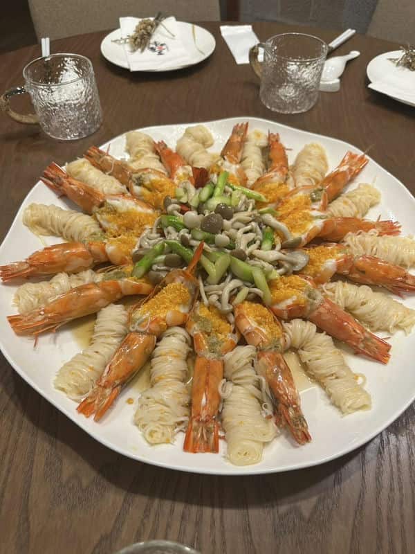 我在台北三餐四季的包廂為老友辦了一場晚宴，客製化套餐讓所有人