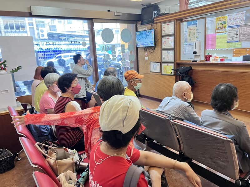 肩膀卡卡舉不高超困擾慈愛中醫診所張醫師的「小針刀」這樣幫我找