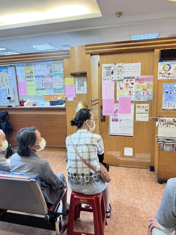 「肩膀舉不起來超痛苦」慈愛中醫診所張醫師：小針刀治療讓五十肩