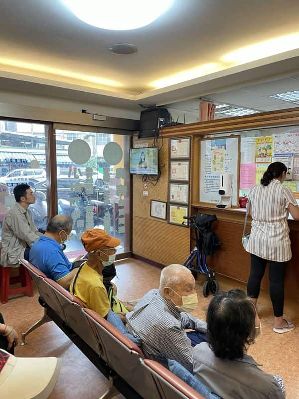 擺脫五十肩的肩膀痛慈愛中醫診所的小針刀治療，讓肩膀重新動起來